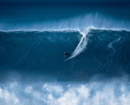 surfing-the-cribbar-newquay